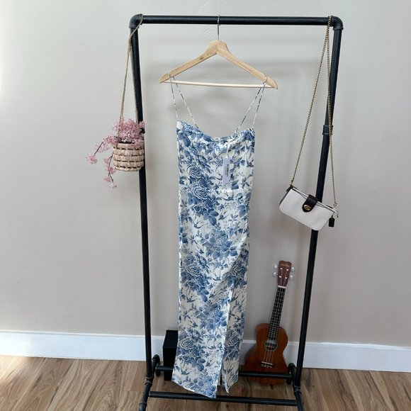 Reformation Kourtney Dress in Pompadour - Picture 4 of 12